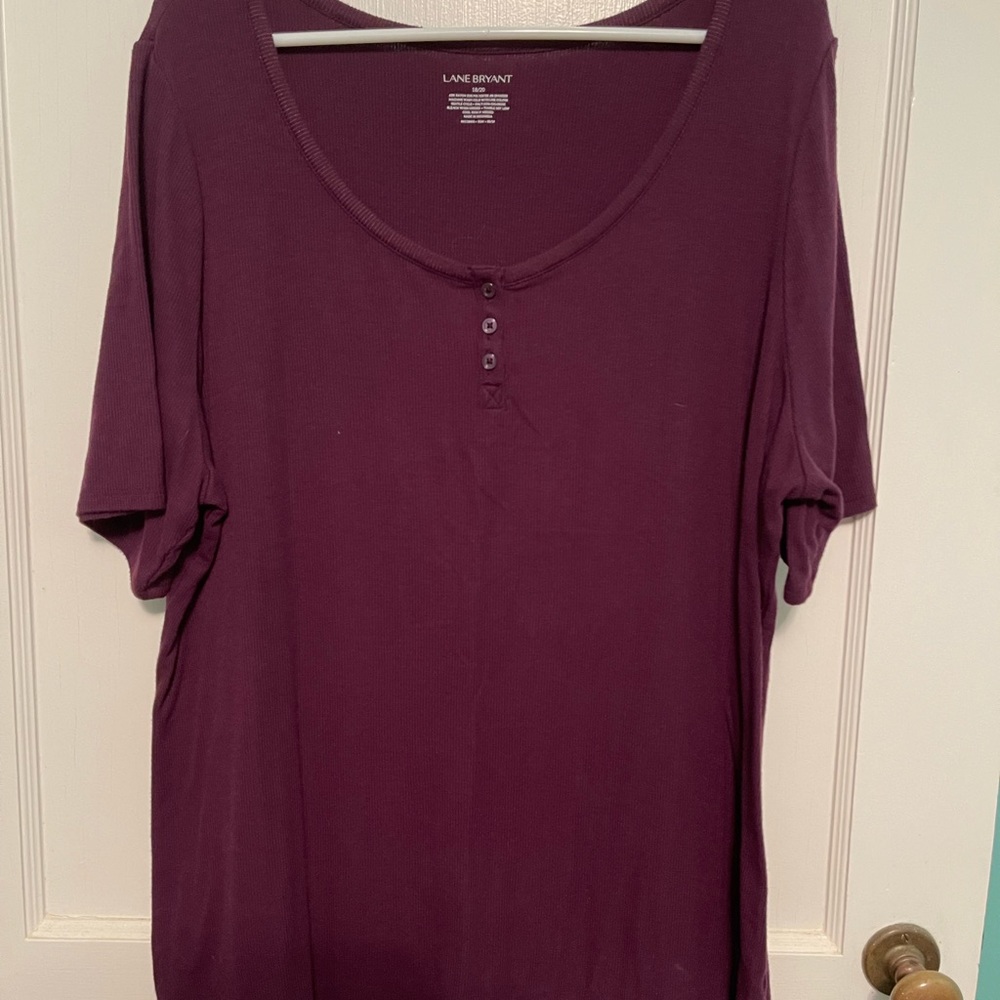 Womens U-Shapes shirt